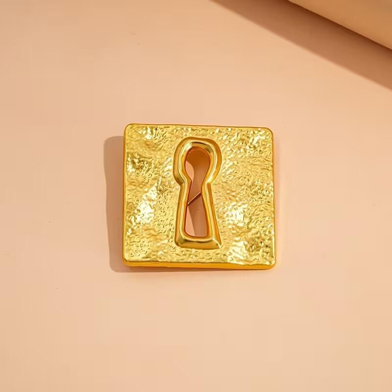 Брошка Замкова щілина квадратна фактурна золотиста Podarkus BK1172-G BK1172-G фото