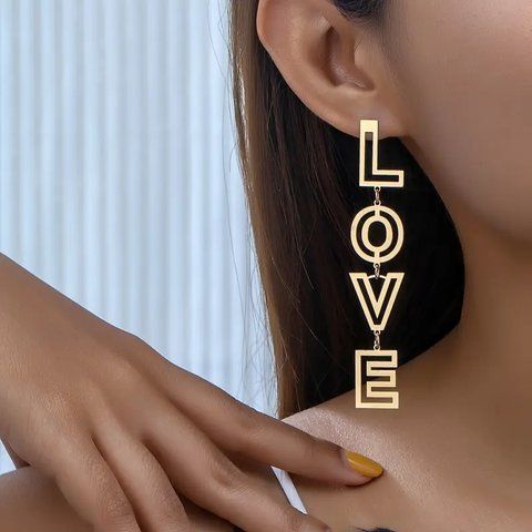 Сережки довгі LOVE золотисті Podarkus біжутерія BK449-G BK449-G фото