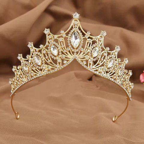 Корона діадема на голову золотиста з білими вставками Podarkus BK907-G-W BK907-G-W фото